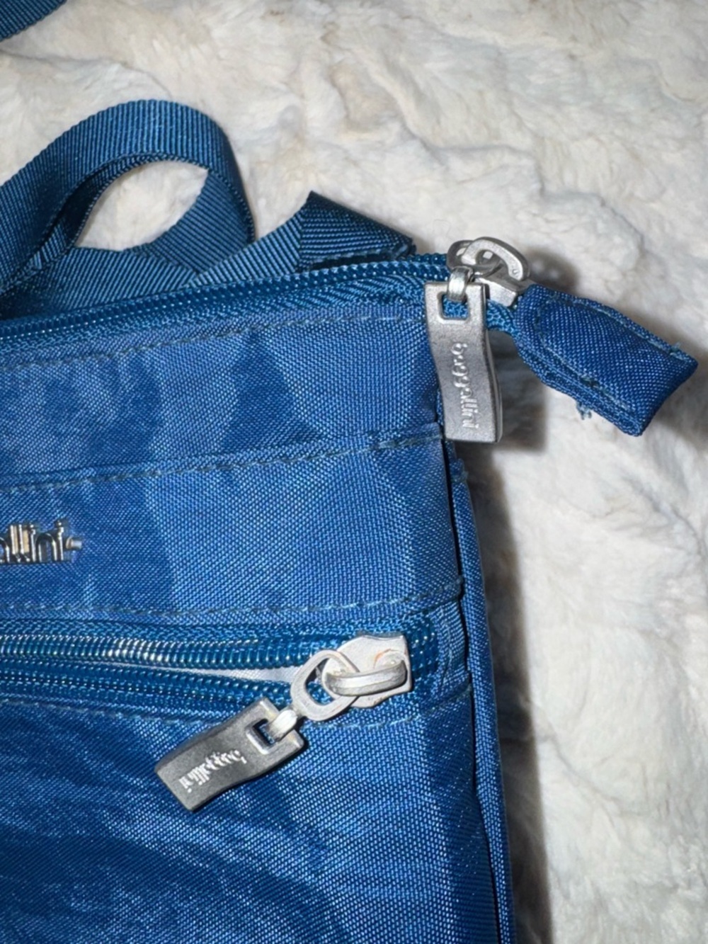 Baggallini Anti-theft Small Cross Body Purse - Picture 8 of 8